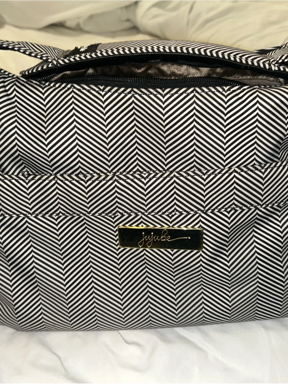 Ju-Ju-Be Black & White Chevron Baby Bag Bag